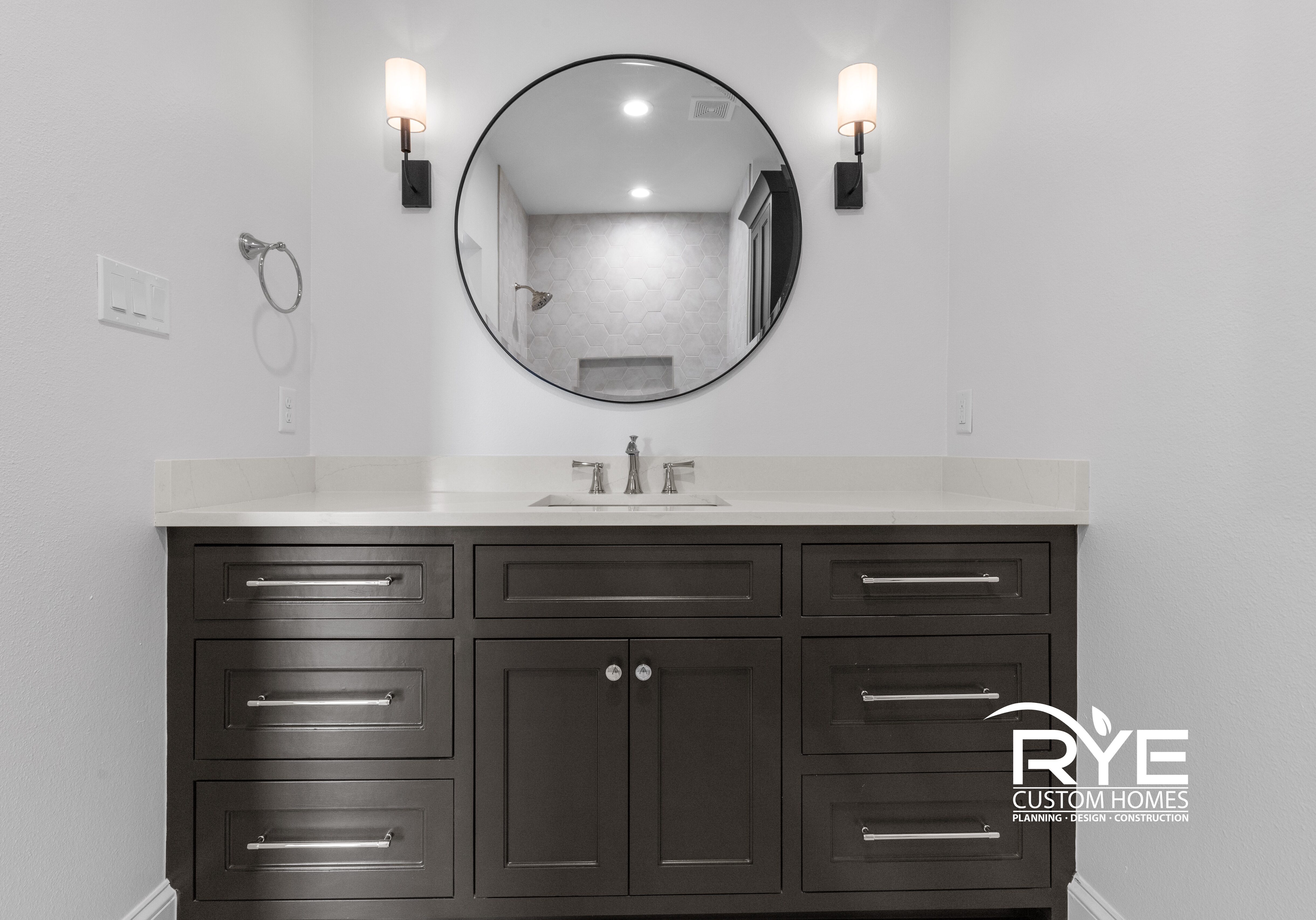 hurricane-lake_custom-home_benton-ar_bathroom-vanity-sink-black_rye-general-contractors-5K.jpg